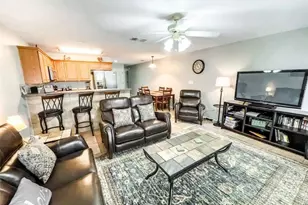 730 E Mather St, New Braunfels, TX 78130 - Photo 4