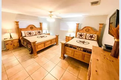 730 E Mather Street, New Braunfels, TX 78130 - Photo 8