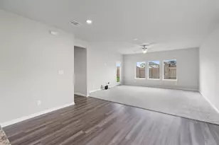 209 Golden Plains Pkwy, Hutto, TX 78634 - Photo 16