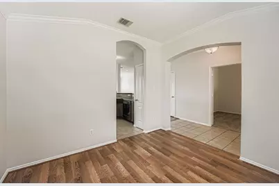 302 Floating Leaf Drive, Hutto, TX 78634 - Photo 10