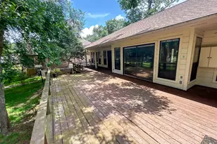 813 River Oaks Dr, Huntsville, TX 77340 - Photo 14