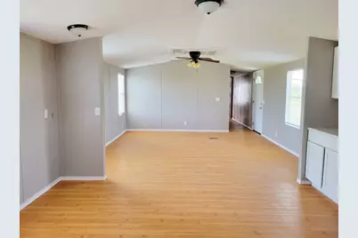 5213 US Highway 90, Waelder, TX 78959 - Photo 6