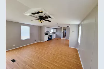 5213 US Highway 90, Waelder, TX 78959 - Photo 10