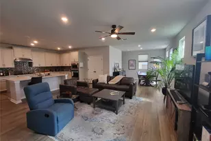 108 Blue Hibiscus Dr, Liberty Hill, TX 78628 - Photo 2