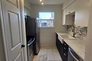 6903 Deatonhill Dr, Austin, TX 78745 - Photo 24