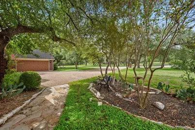 209 El Rio Drive, Lakeway, TX 78734 - Photo 4
