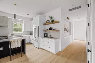 5104 Stone Gate Dr, Austin, TX 78721 - Photo 8