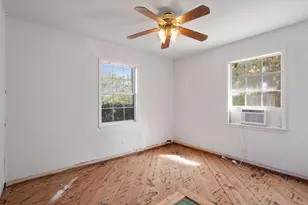602 E 2nd St, Georgetown, TX 78626 - Photo 16