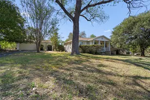 602 E 2nd St, Georgetown, TX 78626 - Photo 2