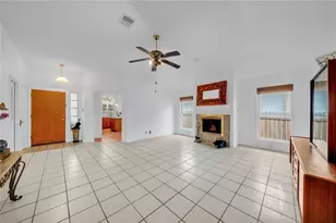 1133 Lago Vista St, San Marcos, TX 78666 - Photo 4
