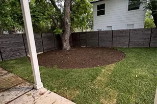 2811 Garwood St, Austin, TX 78702 - Photo 2