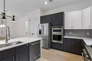 400 Post Rd Dr, Austin, TX 78704 - Photo 10