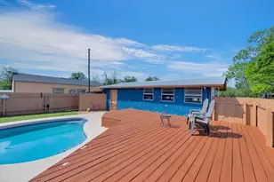 148 Meadows Dr, Elgin, TX 78621 - Photo 32