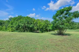 148 Meadows Dr, Elgin, TX 78621 - Photo 4
