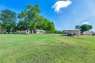 148 Meadows Dr, Elgin, TX 78621 - Photo 2