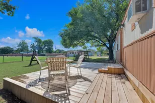 148 Meadows Dr, Elgin, TX 78621 - Photo 36