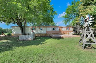 148 Meadows Dr, Elgin, TX 78621 - Photo 34