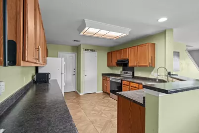 6829 Walkup Lane, Austin, TX 78747 - Photo 8