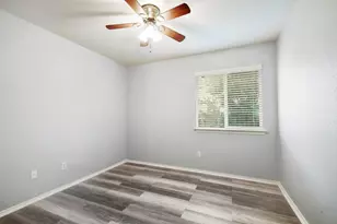 371 Bloomsbury Dr, Kyle, TX 78640 - Photo 16