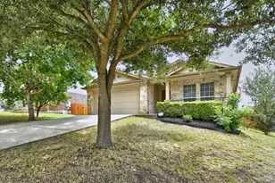 371 Bloomsbury Dr, Kyle, TX 78640 - Photo 2