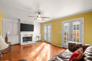 6631 Valleyside Rd, Austin, TX 78731 - Photo 12