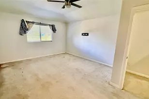 7204 Wardman Dr, Del Valle, TX 78617 - Photo 14