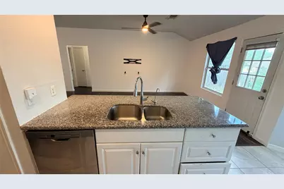 7204 Wardman Drive, Del Valle, TX 78617 - Photo 12