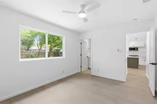 4400 Dovehill Dr, Austin, TX 78744 - Photo 20