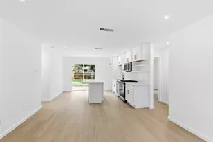 4400 Dovehill Dr, Austin, TX 78744 - Photo 12