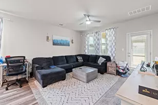 520 Longmount Cv, Liberty Hill, TX 78642 - Photo 6