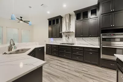 11715 Creek View Lane, Conroe, TX 77385 - Photo 12
