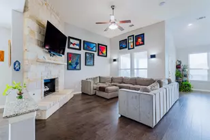 324 Santa Maria St, Georgetown, TX 78628 - Photo 6