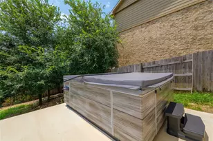 324 Santa Maria St, Georgetown, TX 78628 - Photo 6