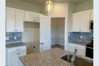 515 War Admiral Drive #B, Jarrell, TX 76537 - Photo 6