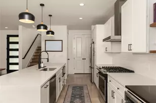 1129 Henninger St, Austin, TX 78702 - Photo 6