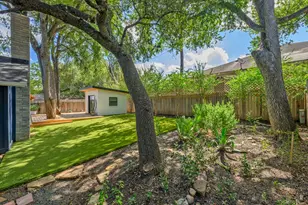 6605 Woodhue Dr, Austin, TX 78745 - Photo 24