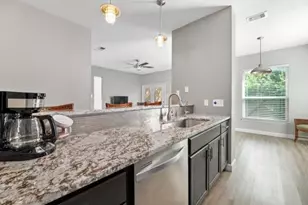 3011 Fruth St, Austin, TX 78705 - Photo 12
