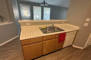 2221 Creekside Ln, Georgetown, TX 78626 - Photo 6