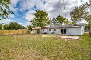 500 Lockwood St, San Marcos, TX 78666 - Photo 2