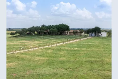 800 County Road 458 Road, Coupland, TX 78615 - Photo 4