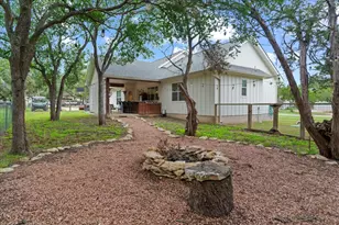 1 Agarita Cir, Wimberley, TX 78676 - Photo 4