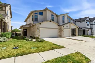 2210A Cornfield Dr, Pflugerville, TX 78660 - Photo 2