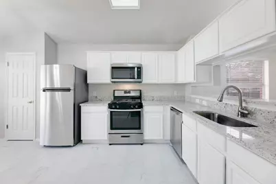 9505 Woodvale Drive, Austin, TX 78729 - Photo 8