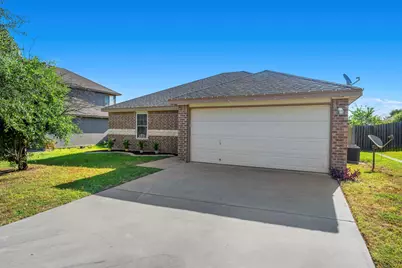 116 Soapstone Drive, Jarrell, TX 76537 - Photo 2