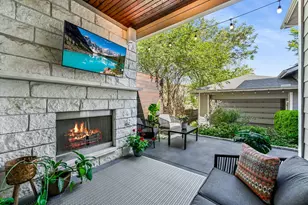 2100 E 10th St, Austin, TX 78702 - Photo 14