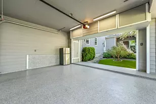 2100 E 10th St, Austin, TX 78702 - Photo 18