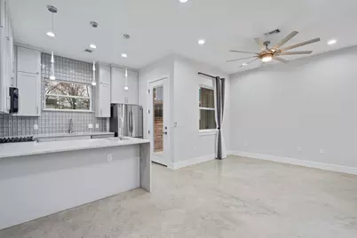 3919 E 16th Street #2, Austin, TX 78721 - Photo 8