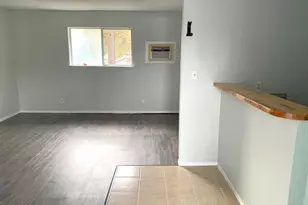 2609 E Cesar Chavez St, Austin, TX 78702 - Photo 6