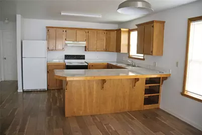 633 S Commerce Street, Lockhart, TX 78644 - Photo 12
