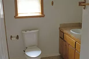 633 S Commerce St, Lockhart, TX 78644 - Photo 8
